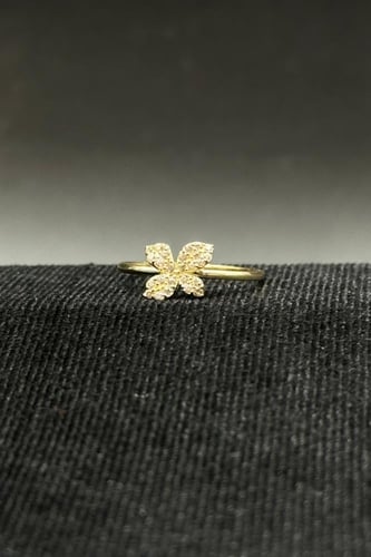 خاتم ذهب ناعم عيار 18 تصميم وردة الماسي انيق وزن 0...