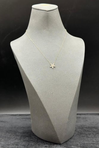 سلسال ذهب عيار 18 زهرة مع باقيت تصميم الماس وزن 0....