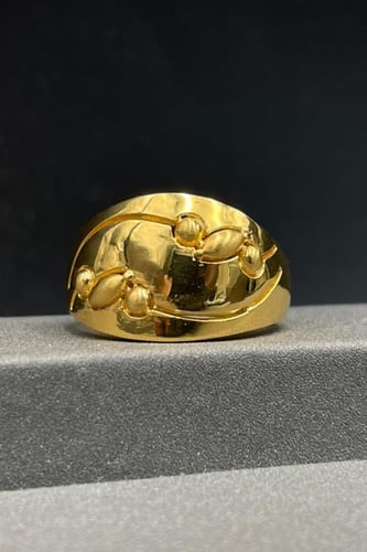 خاتم ذهب كبير عيار 21 صافي بتصميم عريض وزن 4.5 جرا...