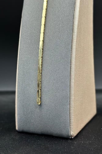 اسوارة ذهب مع باقيت تصميم الماس عيار 18 وزن 4.8 جر...