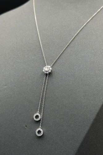 عقد الماس وزن الذهب : 2.92 جرام وزن الألماس : 0.4...