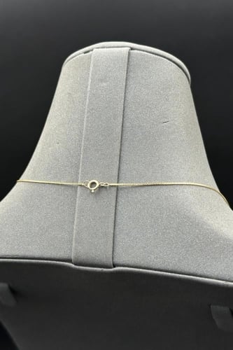 سلسلة ذهب عيار 18 لؤلؤ مع صدف ملون وزن من 1.2 الى...