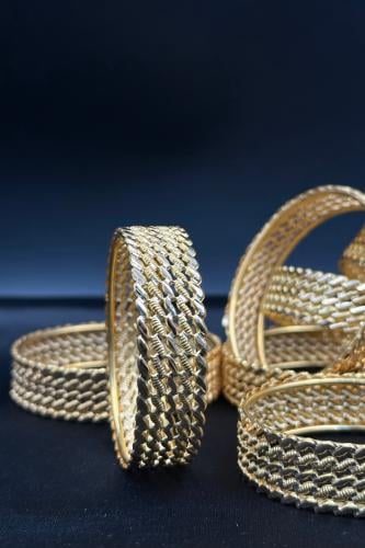 بناجر ذهب صافي عيار 21 وزن من 8.4 الى 15 جرام بتصم...