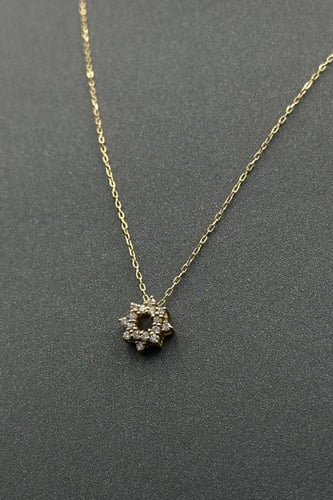 عقد الماس وزن الذهب : 1.61 جرام وزن الألماس : 0.15...