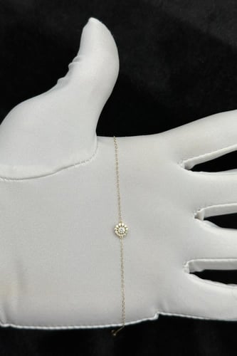 اسوارة دائري فلورا ذهب تصميم الماس عيار 18 وزن 0.5...