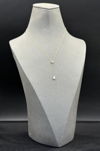 عقد ذهب سوليتير مع دمعة نازل عيار 18 وزن 0.7 جرام