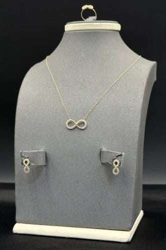 طقم اطفال انفنتي ذهب تصميم الماس عيار 18 وزن من 1....