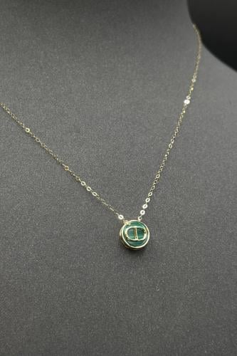 عقد اخضر ذهب تصميم الماس