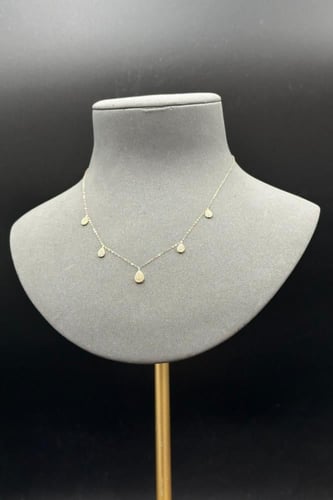 سلسال شوكر ذهب عيار 18 دمعة بتصميم الماس وزن 1.2 ج...