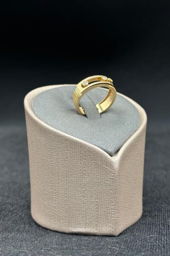 دبلة مستطيل ذهب تصميم الماس عيار 18 وزن من 4.1 الى...