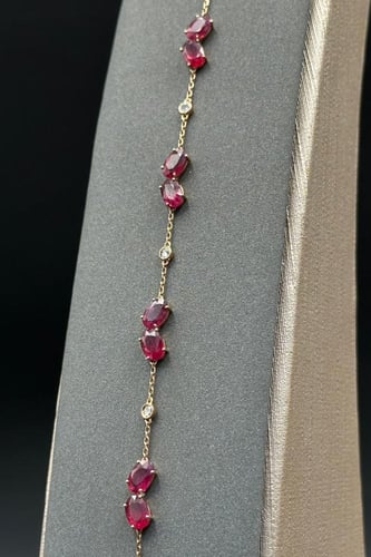 اسوارة الماس وزن الذهب : 3 جرام وزن الألماس : 0.0...