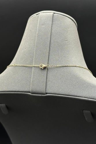 شال وردة ذهب عيار 18 بتصميم الماس وزن 7.7 جرام