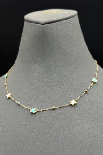 عقد اطفال فراشة ذهب مع صدف ملون عيار 18 وزن 3.1 جر...