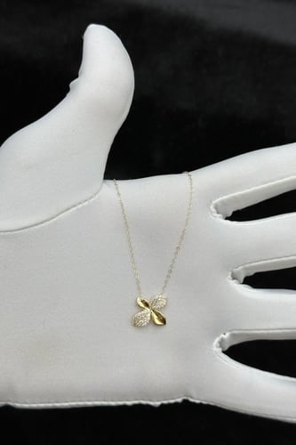 عقد وردة لماع ذهب تصميم الماس عيار 18 وزن من 1 الى...