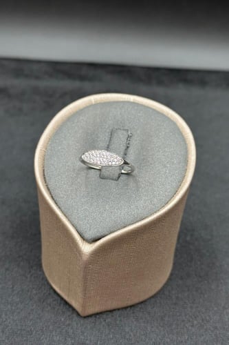 خاتم ذهب ابيض عيار 18 تصميم الماس بوزن من 0.9 الى...