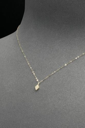 عقد معين ذهب تصميم الماس عيار 18 وزن 0.3 جرام