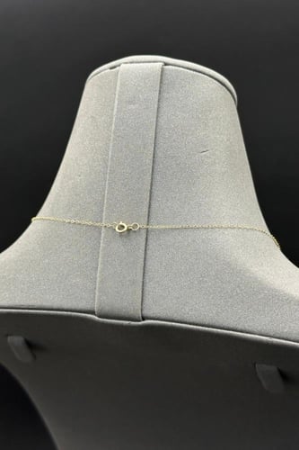 عقد وردة دورين ذهب تصميم الماس عيار 18 وزن من 0.9...