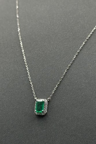 عقد الماس وزن الذهب : 1.83 جرام وزن الألماس : 0.14...