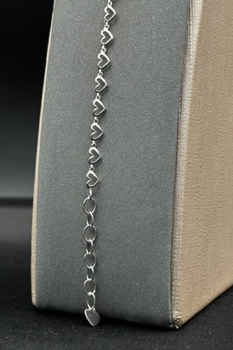 اسوارة الماس وزن الذهب : 3.2 جرام وزن الألماس : 0....