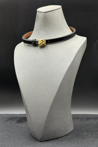 مخنق تايجر ذهب تصميم الماس عيار 18 وزن من 3.63 الى...