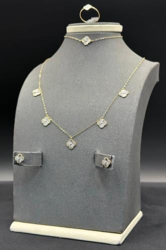 طقم وردات ذهب صافي ملون عيار 18 وزن 3.3 جرام