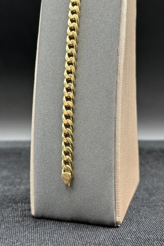 اسوارة جنزير ذهب صافي عيار 18 وزن من 3.5 الى 3.6 ج...