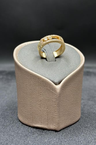 دبلة مستطيل ذهب تصميم الماس عيار 18 وزن من 5.3 الى...