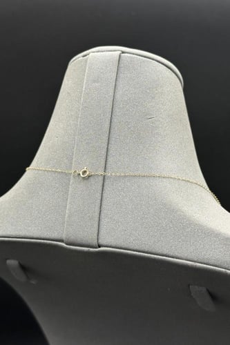 شوكر وردات ذهب مع صدف ابيض عيار 18 وزن 1.2 جرام