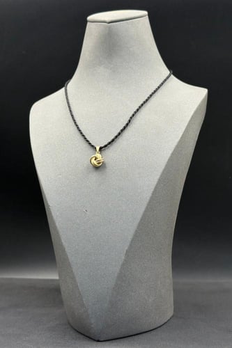 تعليقة مكرونة ذهب صافي ملون عيار 18 وزن 1 جرام