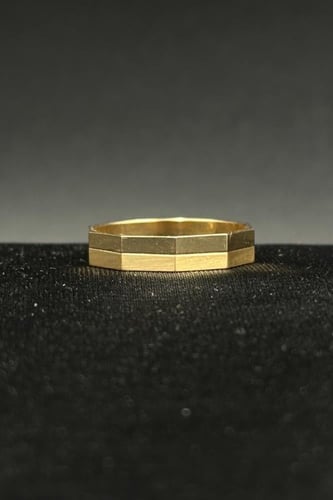 دبلة ذهب صافي عيار 18 وزن من 2.5 الى 2.9 جرام