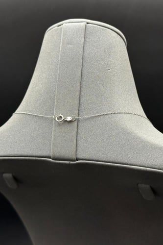 سلسال ذهب أبيض عيار 18 همسة البياض وزن 0.6 جرام