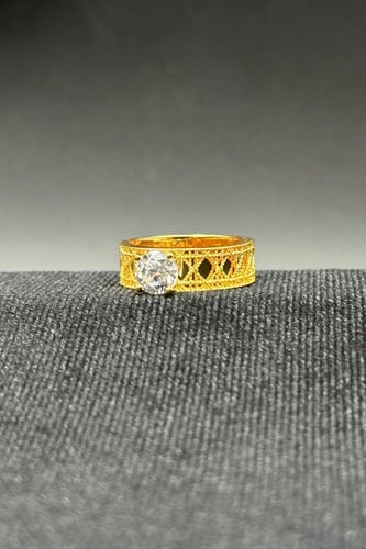 دبلة ذهب مع فص سوليتير عيار 21 وزن من 3.9 الى 4.4...