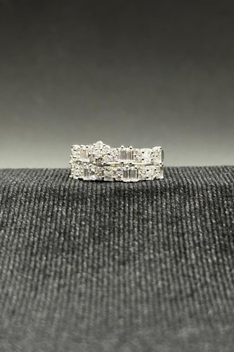 دبلة توينز ذهب ابيض تصميم الماس عيار 18 وزن 3.5 جر...