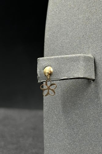 طقم ذهب زهرة ذهب صافي عيار 18 وزن من 1.3 الى 1.4 ج...