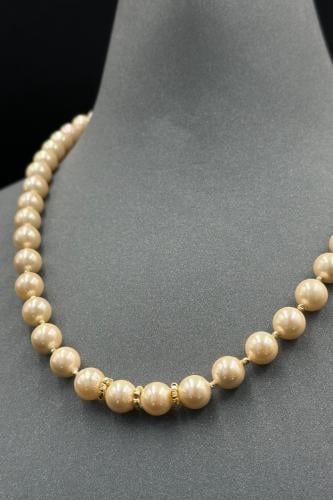 عقد ذهب مع لؤلؤ عيار 18 وزن 1.6 جرام