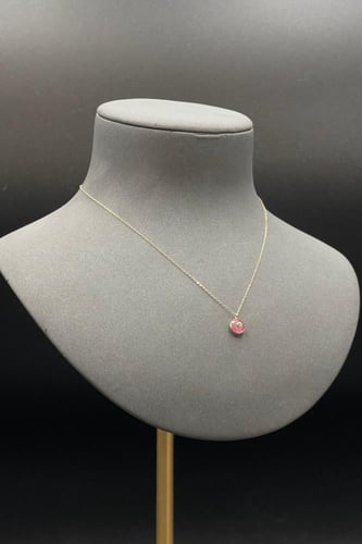 سلسال ذهب عيار 18 مع فص وردي تصميم الماس وزن من 1...