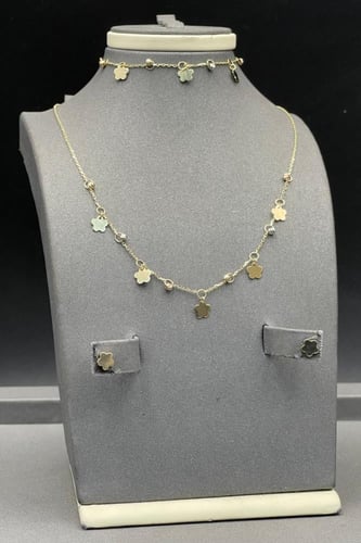 طقم وردات ذهب صافي عيار 18 وزن 5 جرام