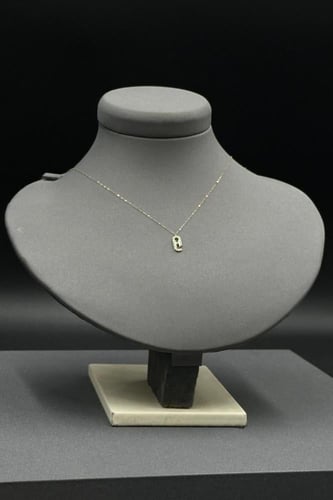 عقد مستطيل ناعم ذهب تصميم الماس