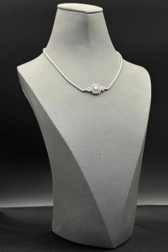 سلسال ذهب ناعم عيار 18 تنس ابيض تصميم الماس وزن 8...