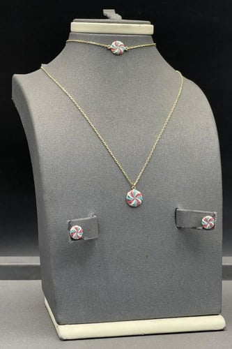 طقم اطفال ذهب ملون عيار 18 وزن 5 جرام