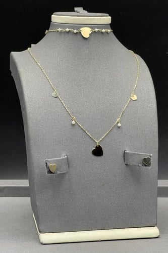 طقم اطفال قلب ذهب مع لؤلؤ عيار 18 وزن 4.4 جرام