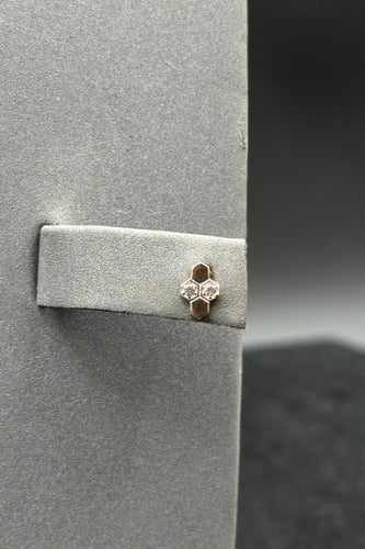 طقم خلية ذهب تصميم الماس عيار 18 وزن 7.1 جرام