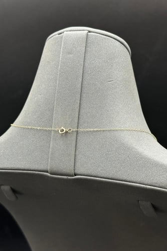 عقد ذهب عيار 18 مستطيل تصميم الماس وزن 0.8 الى 0.9...