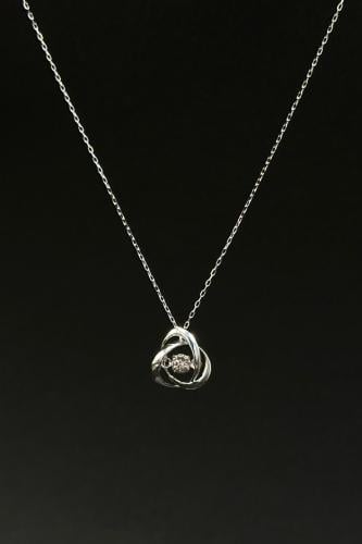 عقد الماس وزن الذهب : 0.34 جرام وزن الألماس : 0.07...