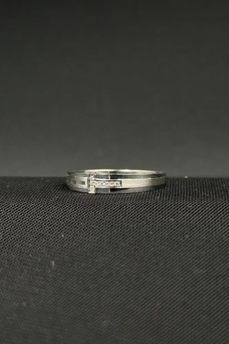 خاتم الماس وزن الذهب : 1.152 جرام وزن الألماس : 0....