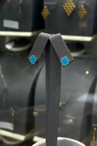 حلق ورده ذهب مع صدف فيروزي