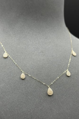 سلسال شوكر ذهب عيار 18 دمعة بتصميم الماس وزن 1.2 ج...