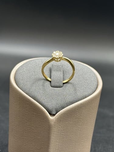 خاتم ذهب الماس ناعم بتصميم وردة انيق