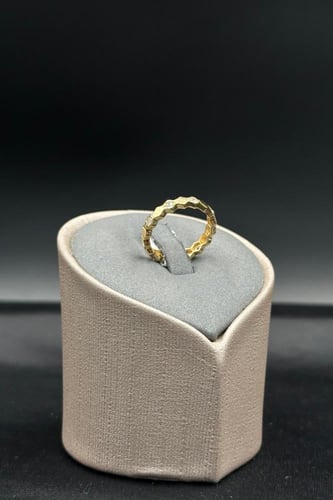 دبلة خلية ذهب تصميم الماس عيار 18 وزن 1.8 الى 1.9...