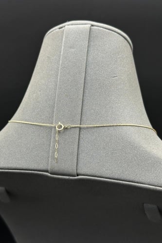 عقد وردتين ذهب مع صدف ملون عيار 18 وزن من 1.2 الى...